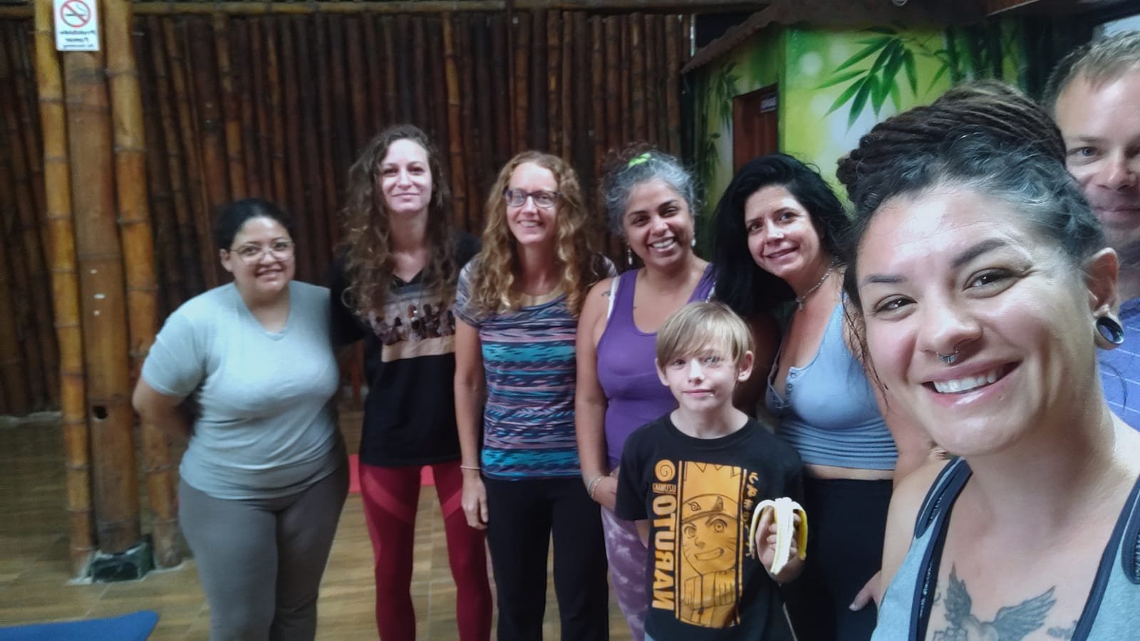 La comunidad de Portal de Paz después de clase